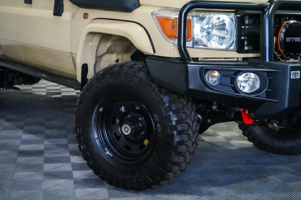 Toyota Landcruiser image 2