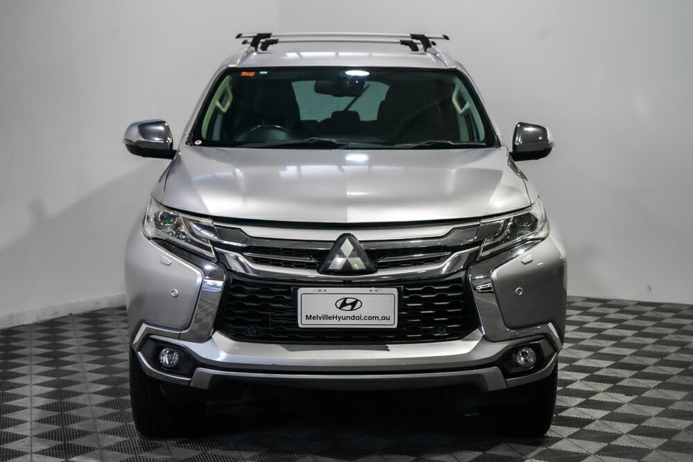 Mitsubishi Pajero Sport image 3