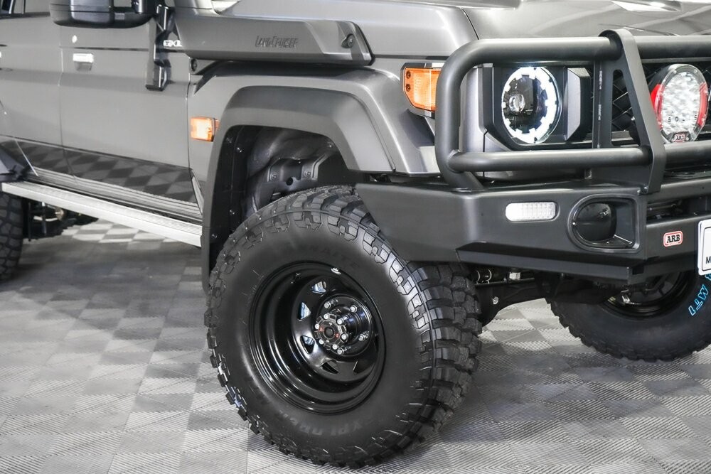 Toyota Landcruiser image 2