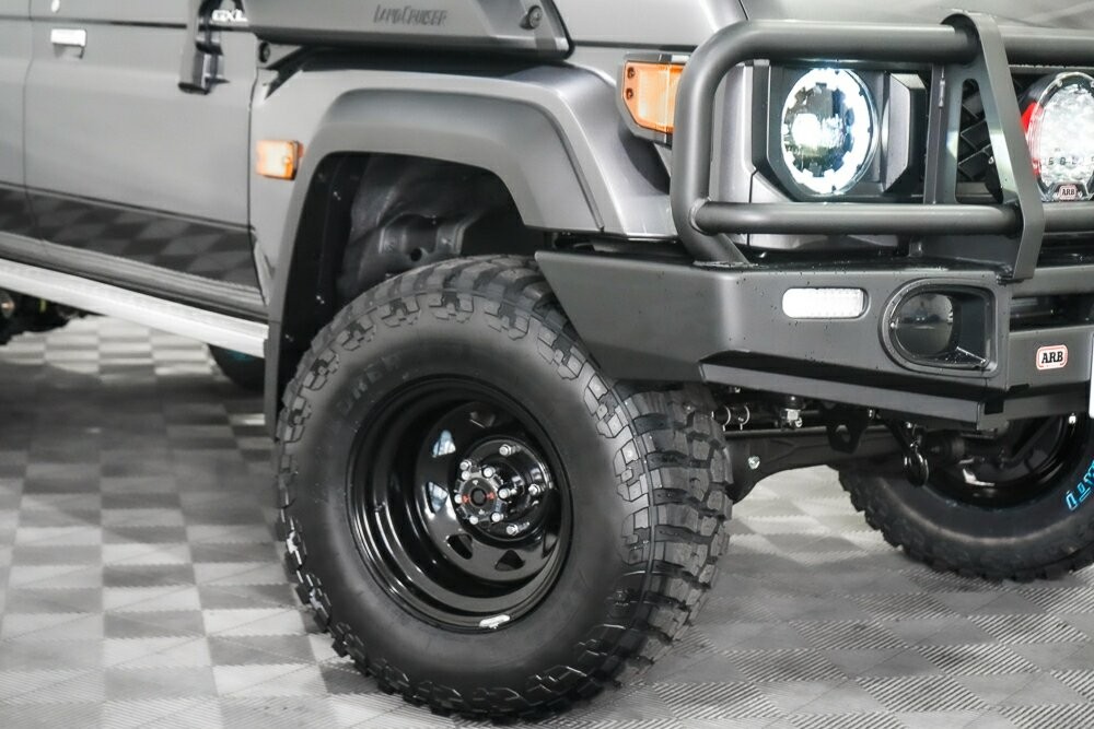 Toyota Landcruiser image 2