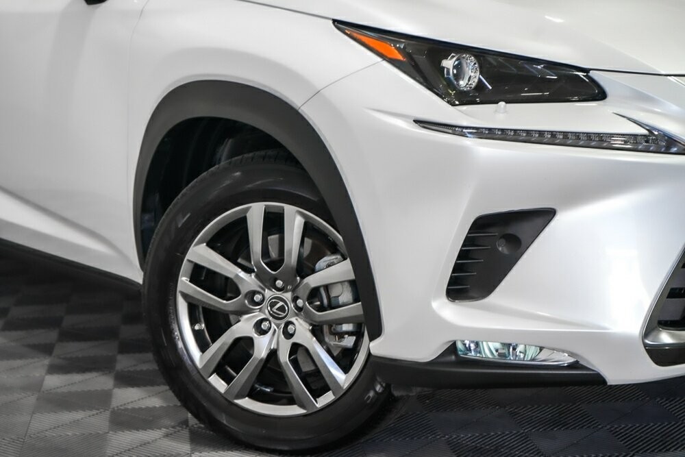Lexus Nx image 2