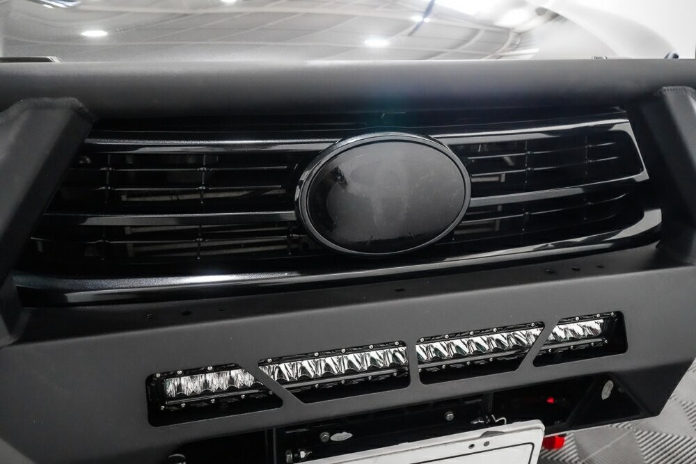 Toyota Hilux image 3