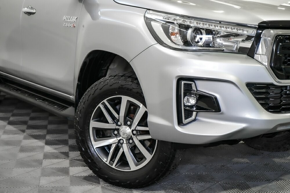 Toyota Hilux image 2