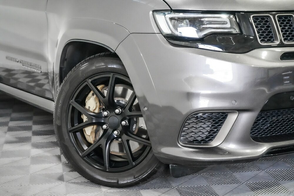 Jeep Grand Cherokee image 2