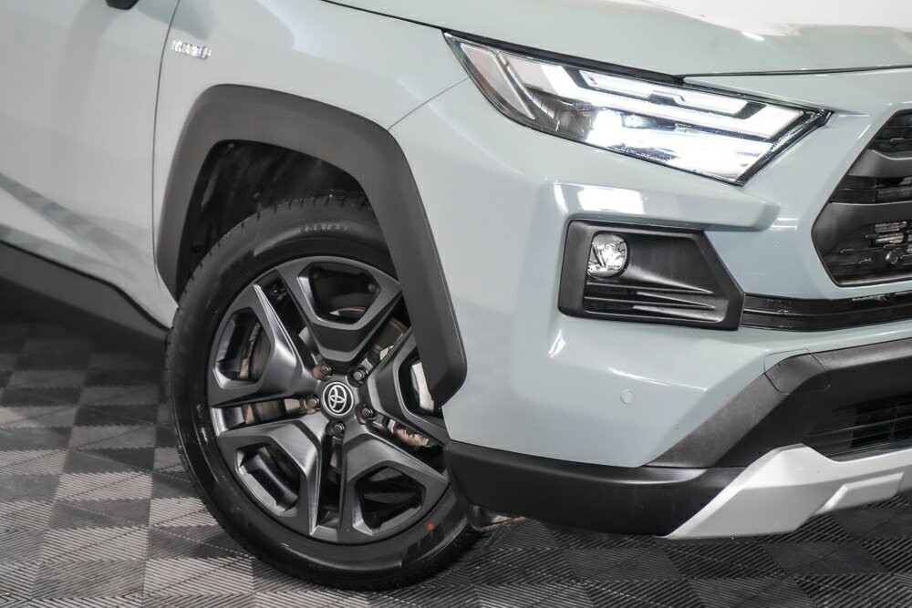 Toyota Rav4 image 2
