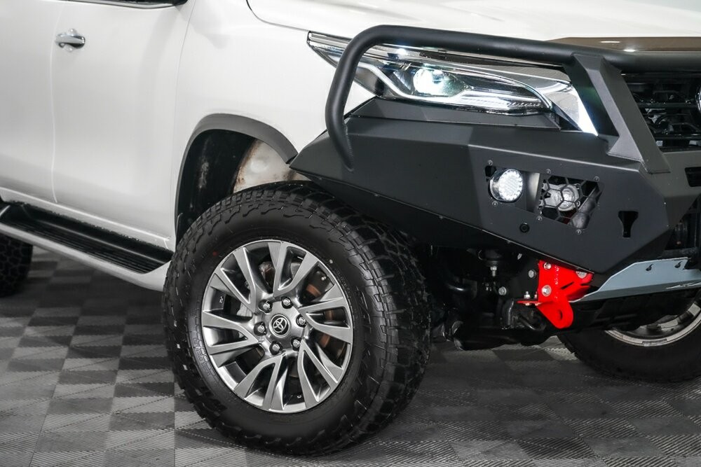 Toyota Fortuner image 2