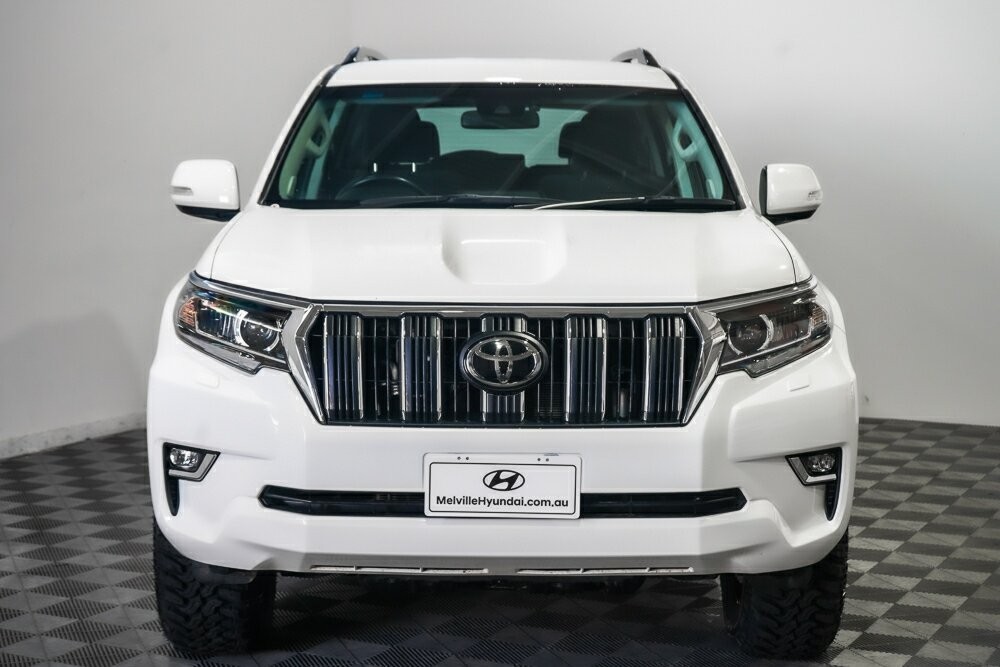 Toyota Landcruiser Prado image 2