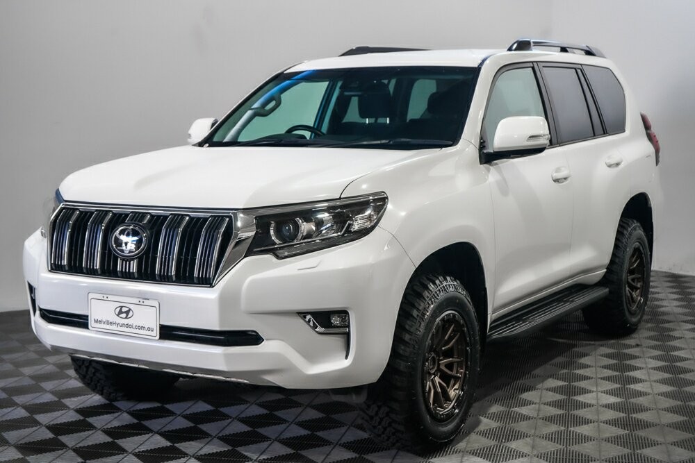 Toyota Landcruiser Prado image 3