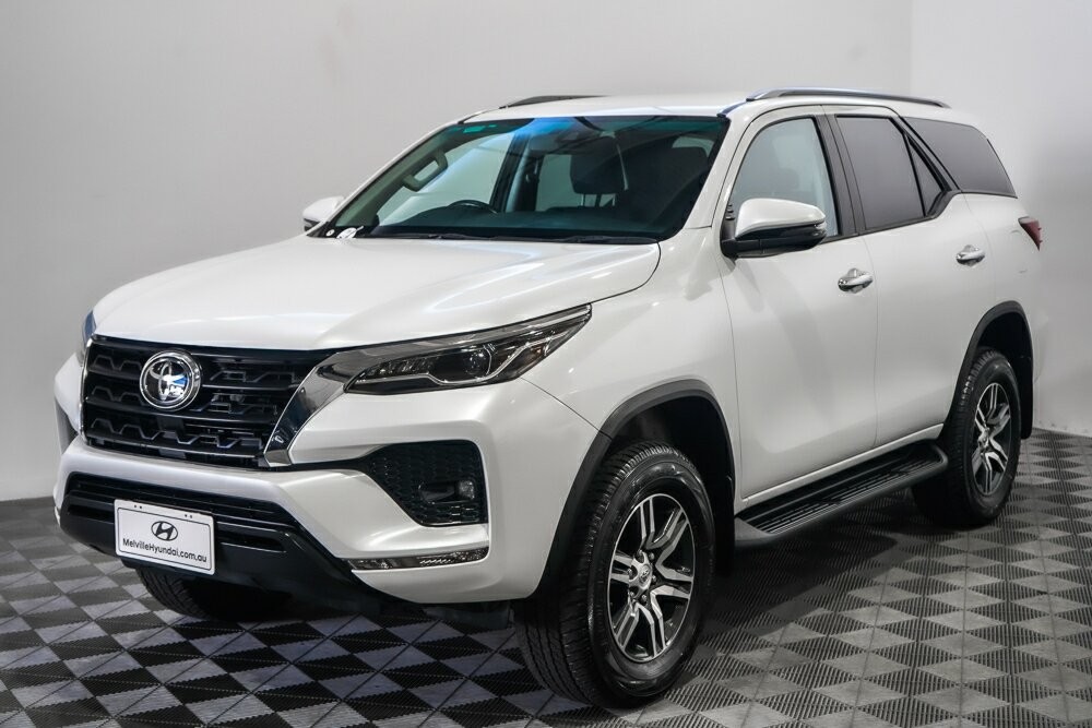 Toyota Fortuner image 3