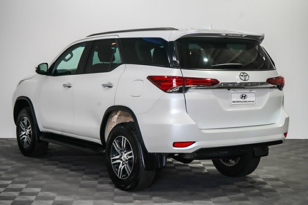 Toyota Fortuner image 4