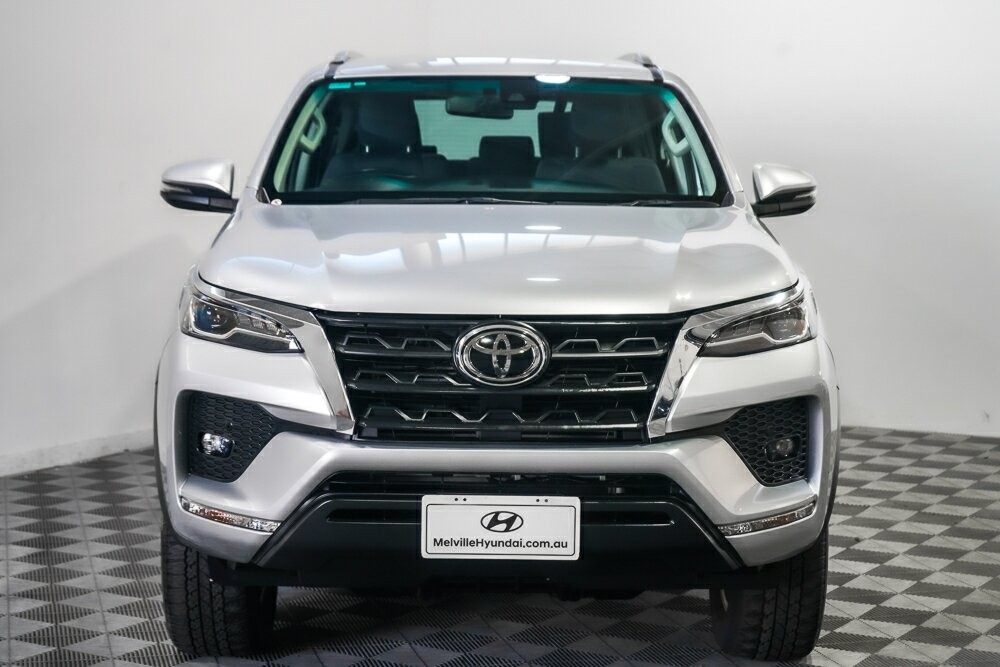 Toyota Fortuner image 2