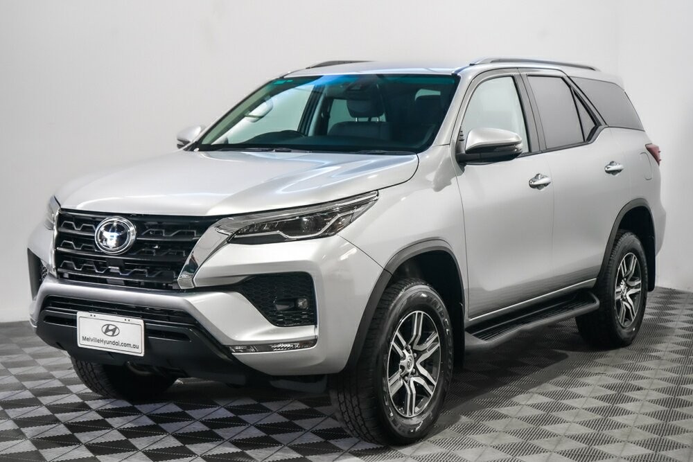 Toyota Fortuner image 3