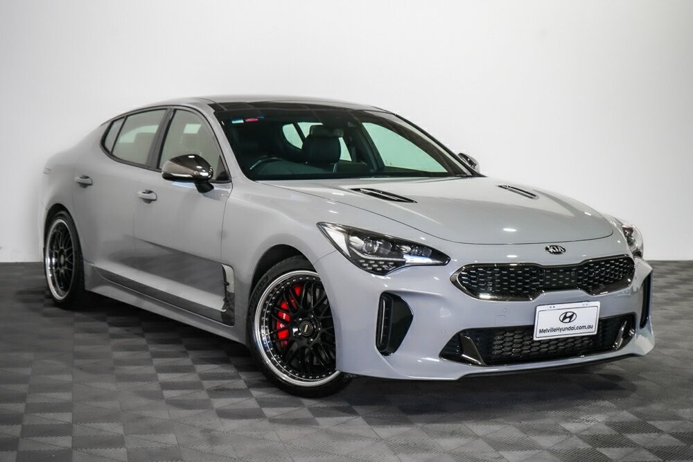 Kia Stinger image 1