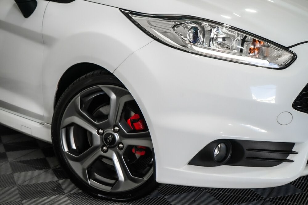 Ford Fiesta image 2