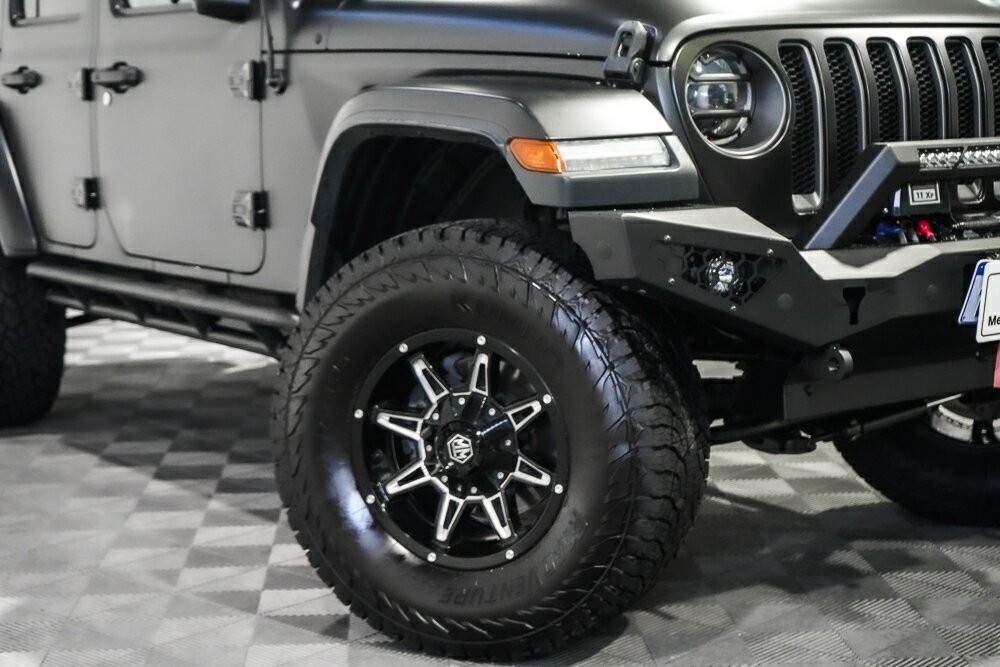 Jeep Wrangler image 2