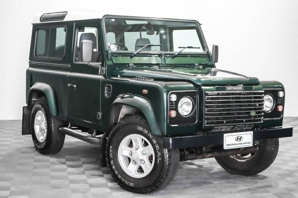 Land Rover Defender image 1