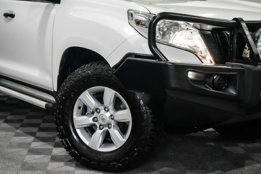 Toyota Landcruiser Prado image 2