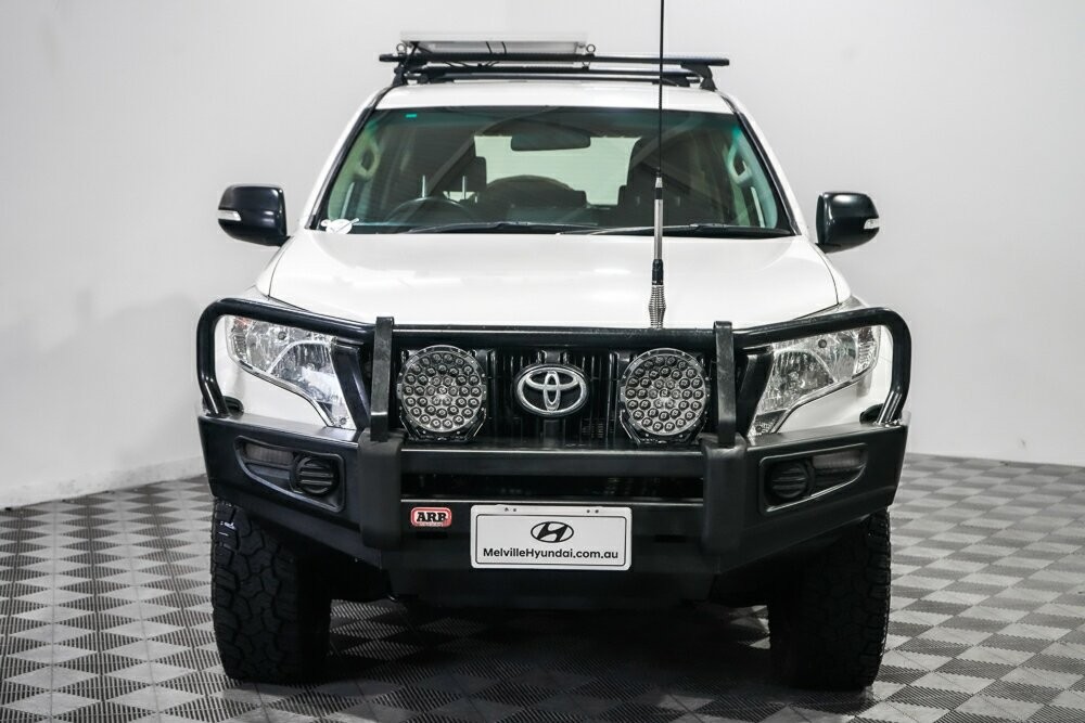 Toyota Landcruiser Prado image 3