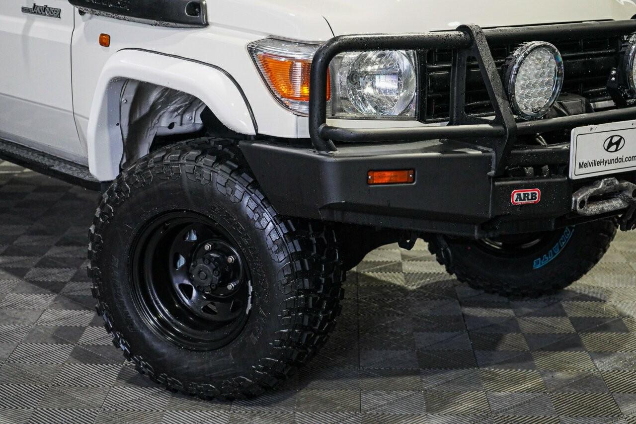 Toyota Landcruiser image 2