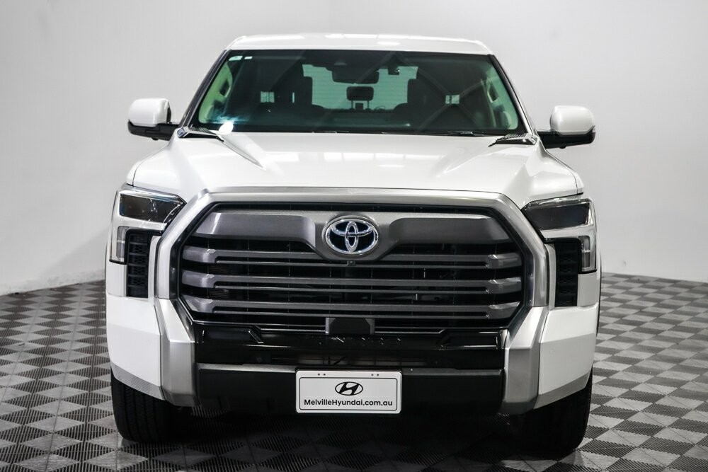 Toyota Tundra image 3