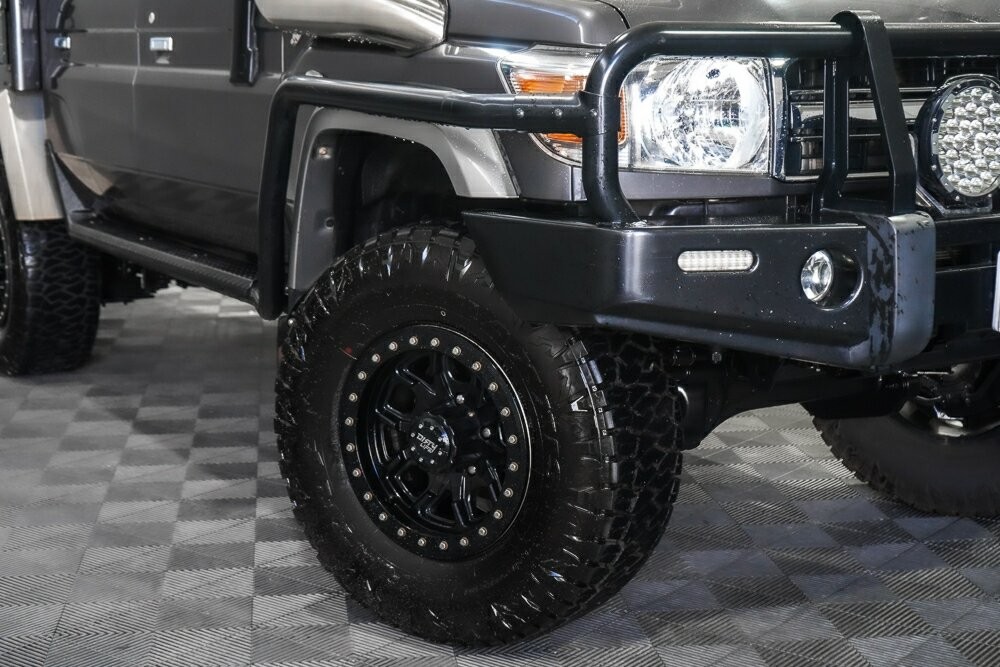 Toyota Landcruiser image 2