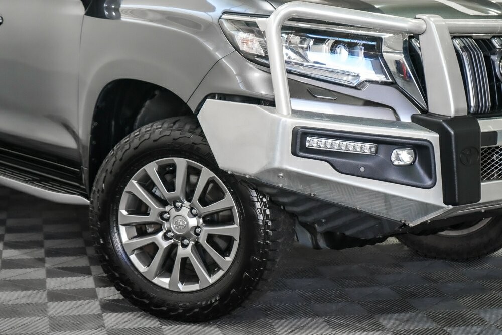 Toyota Landcruiser Prado image 2