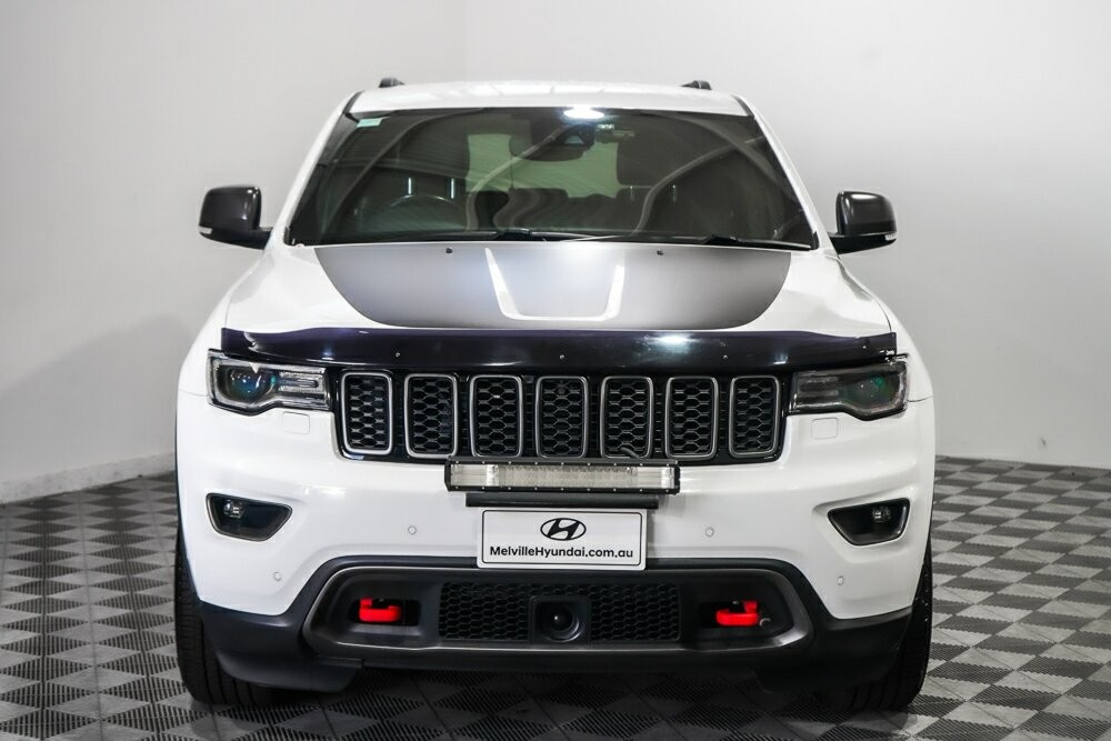 Jeep Grand Cherokee image 2