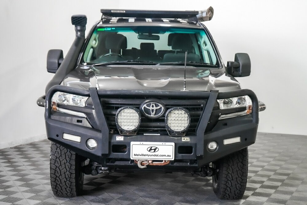 Toyota Landcruiser image 3