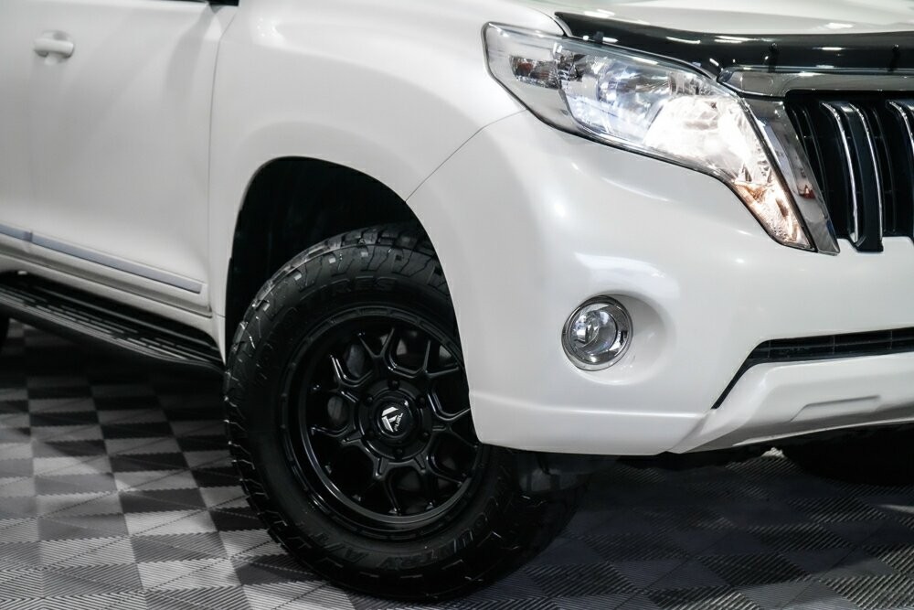 Toyota Landcruiser Prado image 2