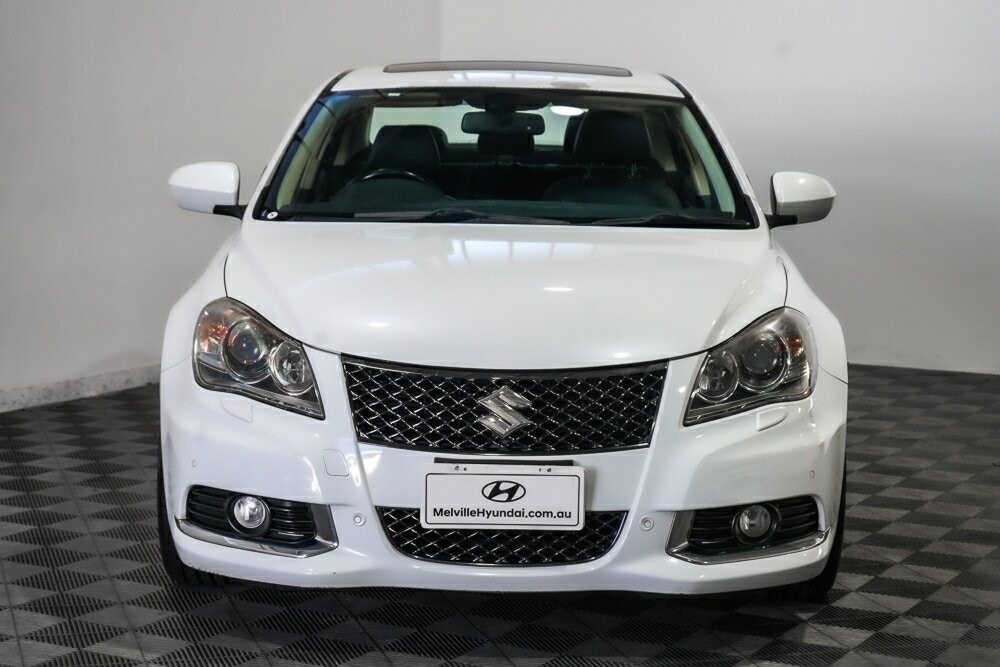 Suzuki Kizashi image 2