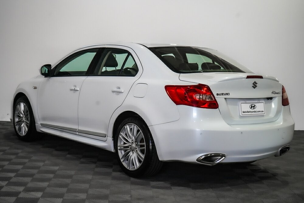 Suzuki Kizashi image 4