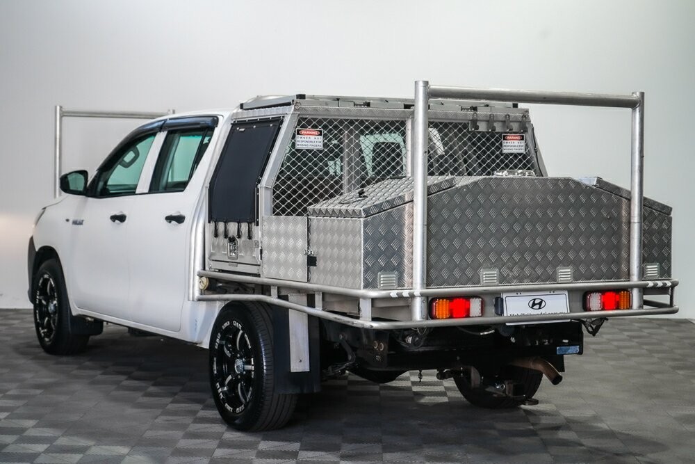 Toyota Hilux image 4