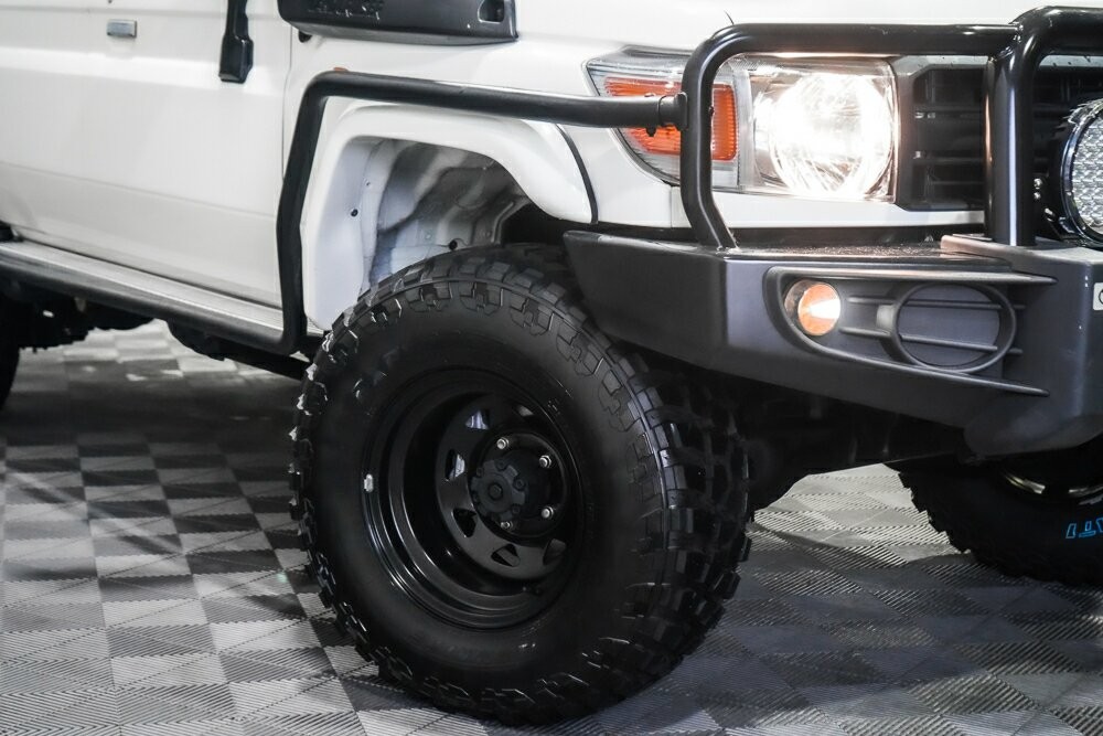 Toyota Landcruiser image 2