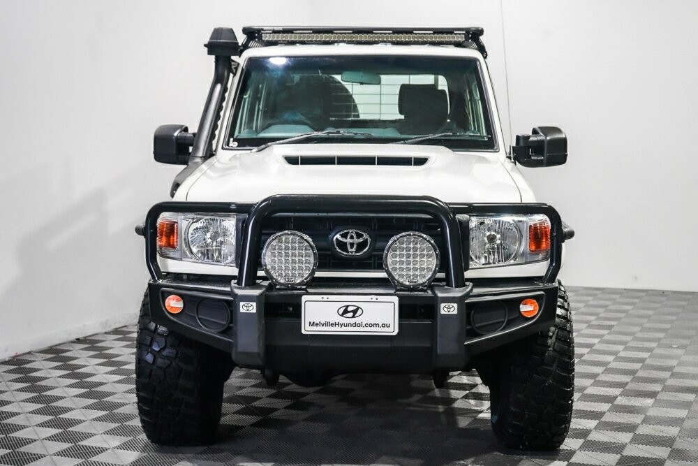 Toyota Landcruiser image 3