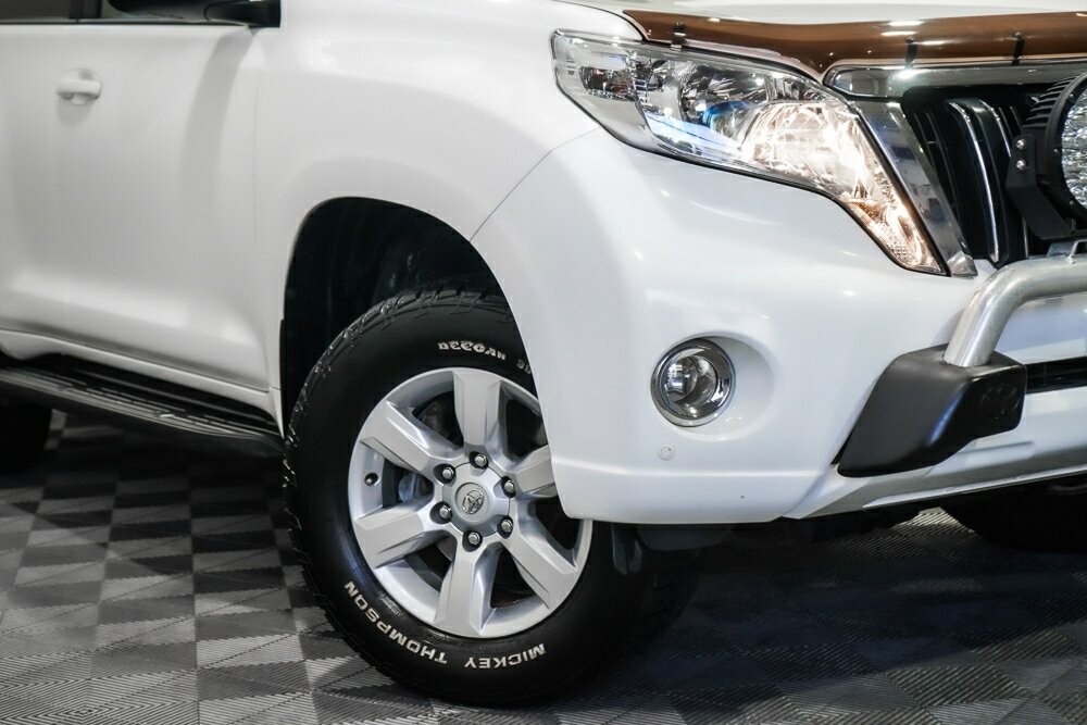 Toyota Landcruiser Prado image 2