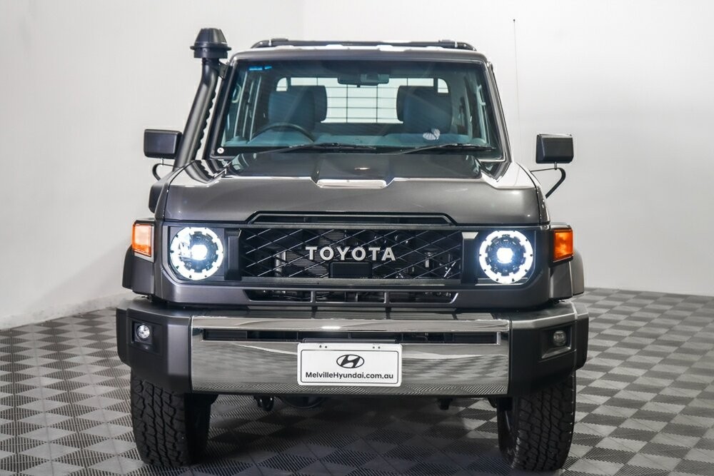 Toyota Landcruiser image 3