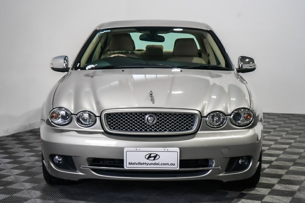Jaguar X-type image 2