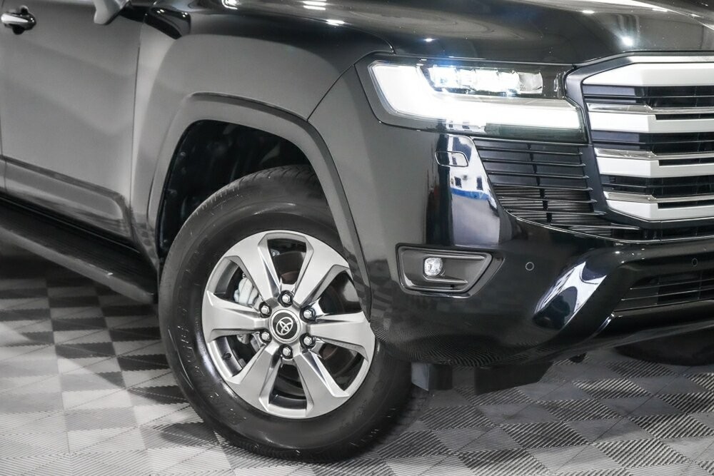 Toyota Landcruiser image 2
