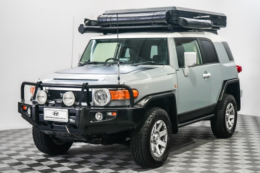 Toyota Fj Cruiser image 4