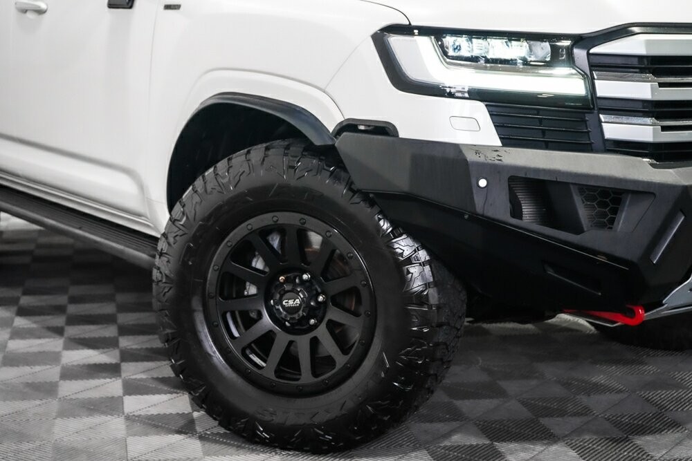Toyota Landcruiser image 2