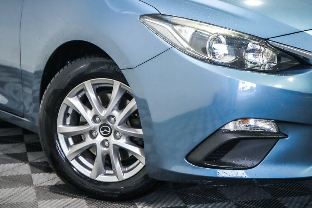 Mazda 3 image 2