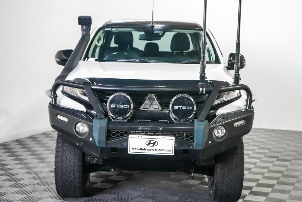 Mitsubishi Triton image 2
