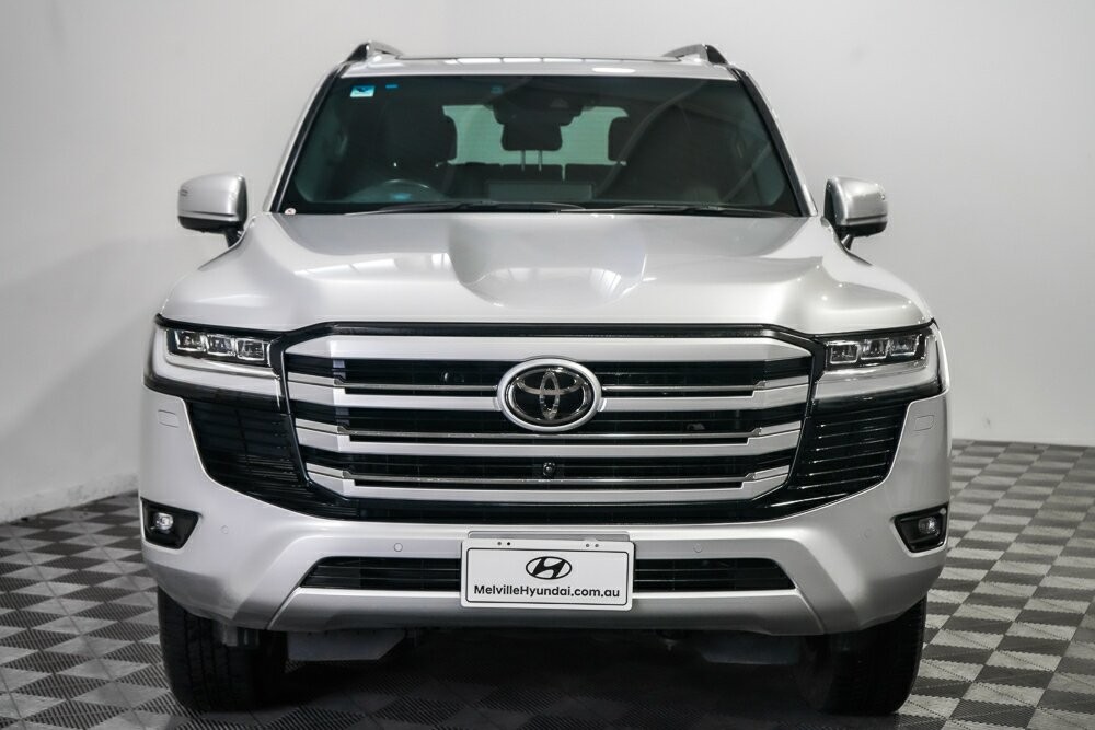 Toyota Landcruiser image 2
