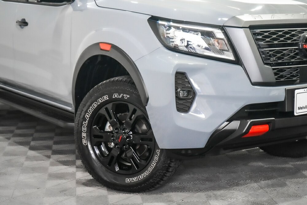 Nissan Navara image 2