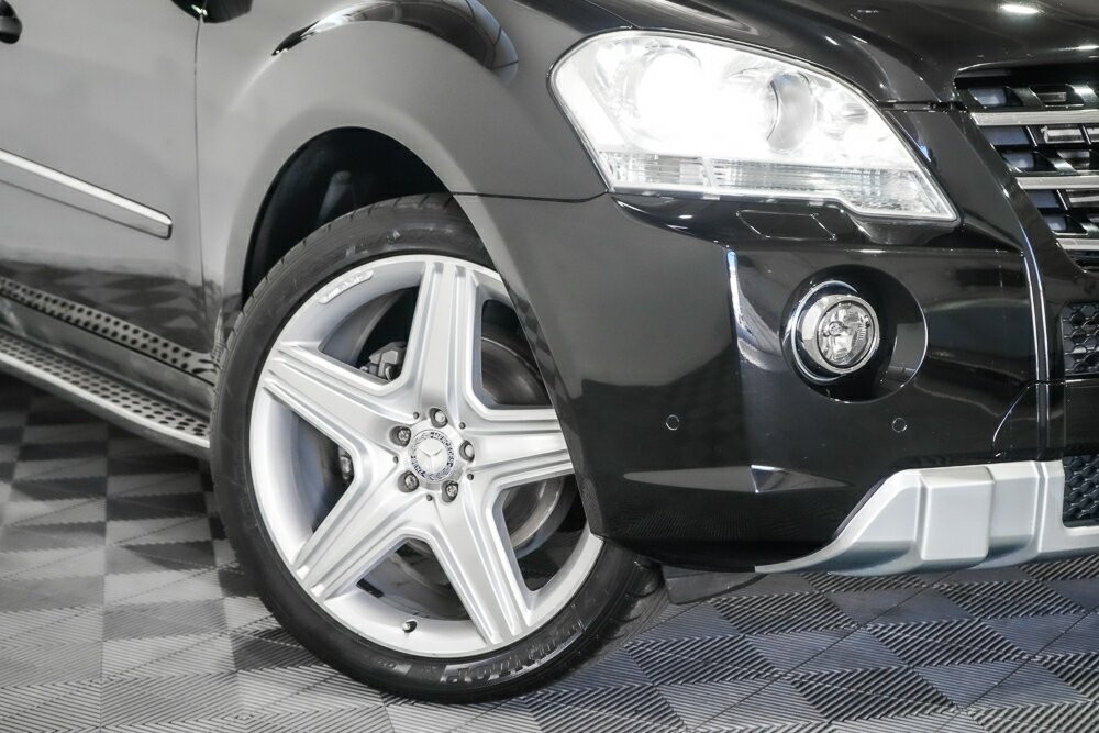 Mercedes Benz M-class image 2
