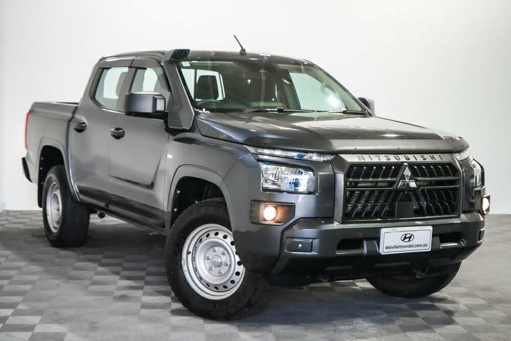 Mitsubishi Triton image 1