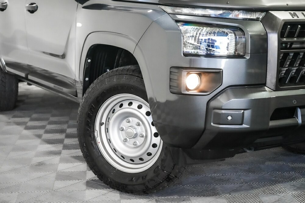 Mitsubishi Triton image 2
