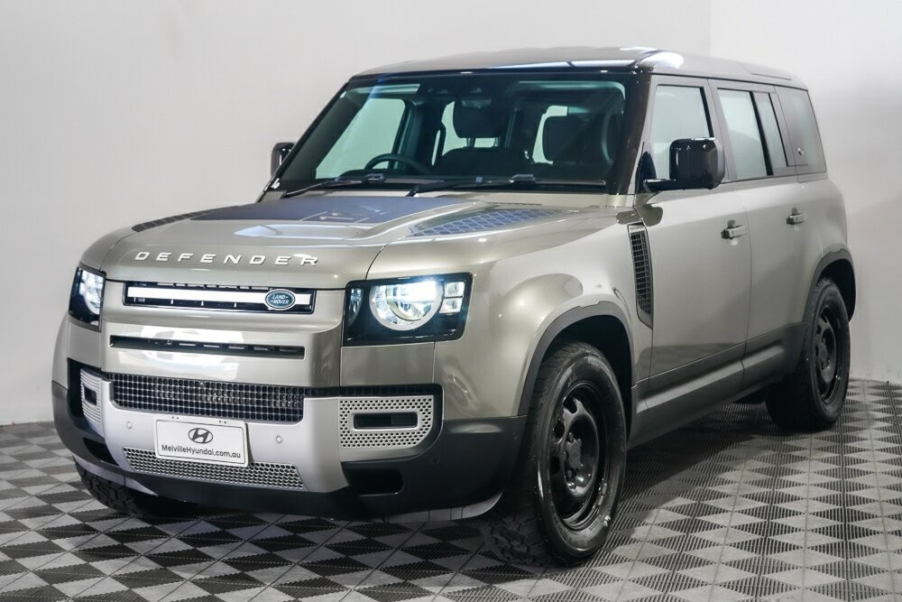 Land Rover Defender image 3