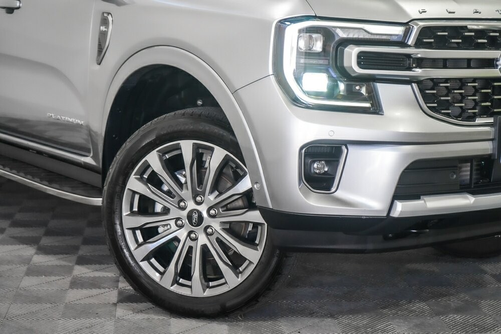 Ford Everest image 2