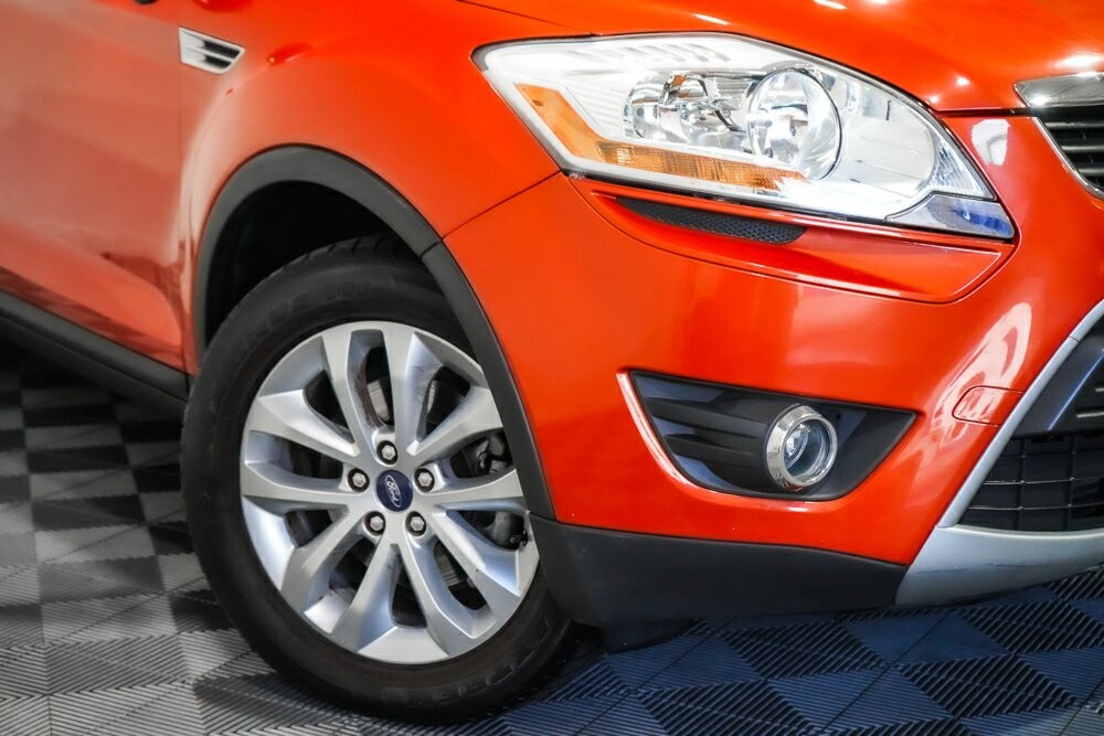 Ford Kuga image 2